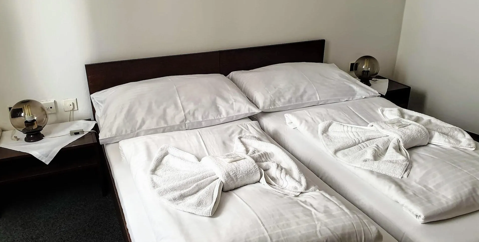 Self-Service Hotel Ostas Praha  Prague