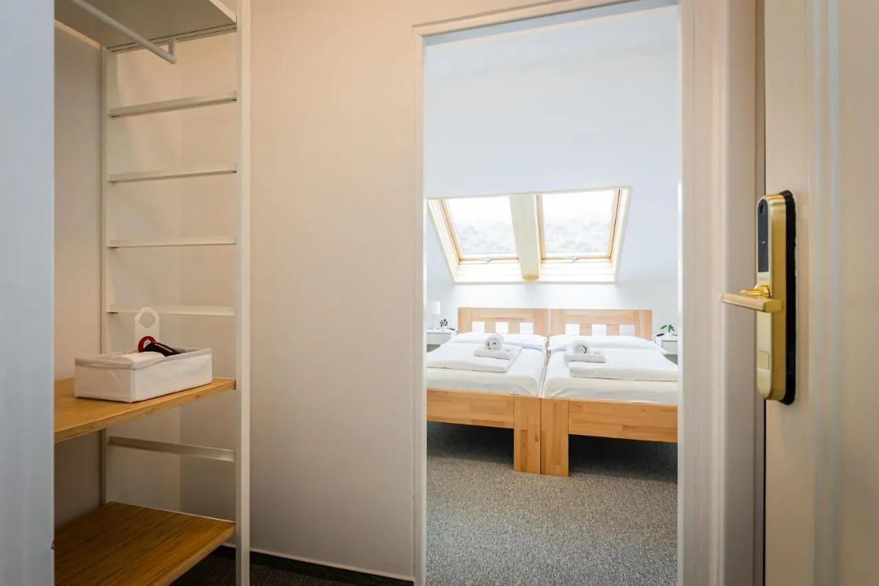 Self-Service Hotel Ostas Praha 3*, プラハ